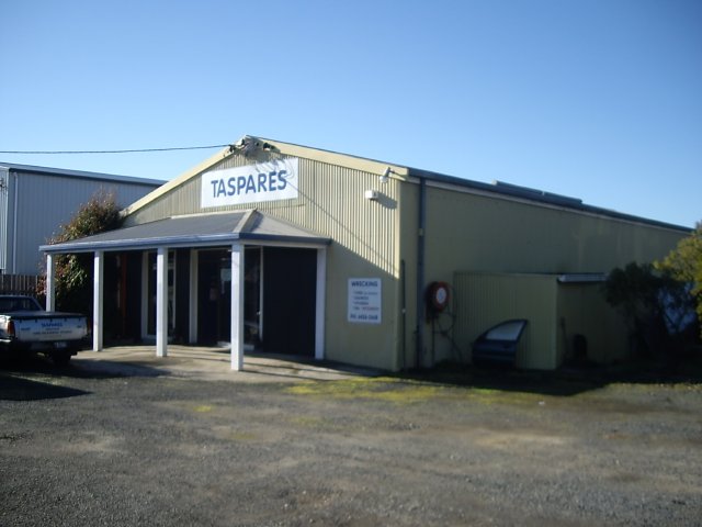 GOLDEN OPPORTUNITY - NORTH-WEST INDUSTRIAL FREEHOLD PROPERTY - Click here for Full Details